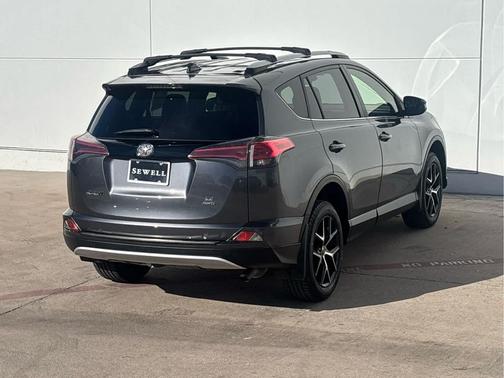 2018 Toyota RAV4 SE