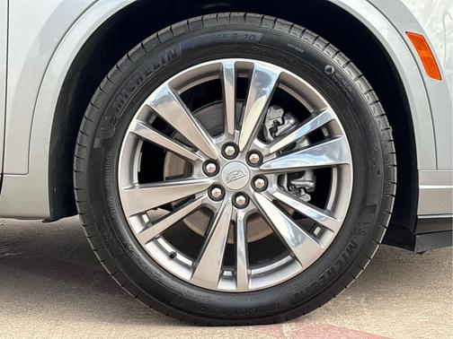 2025 Cadillac XT6 Premium Luxury FWD