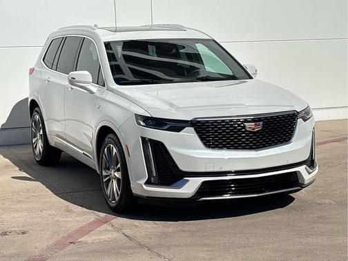 2025 Cadillac XT6 Premium Luxury FWD