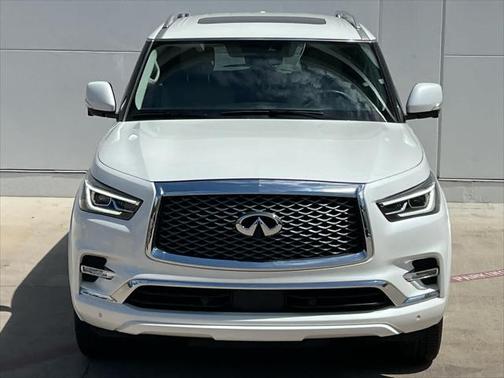 2022 INFINITI QX80 Luxe