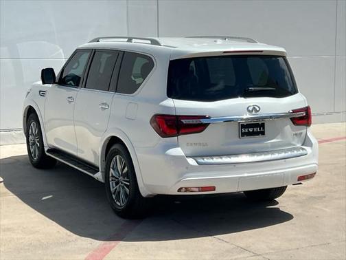 2022 INFINITI QX80 Luxe