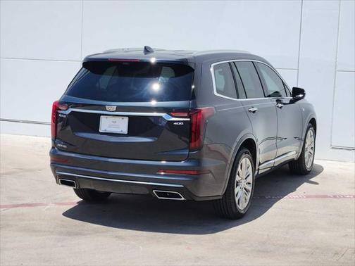 2022 Cadillac XT6 Premium Luxury FWD