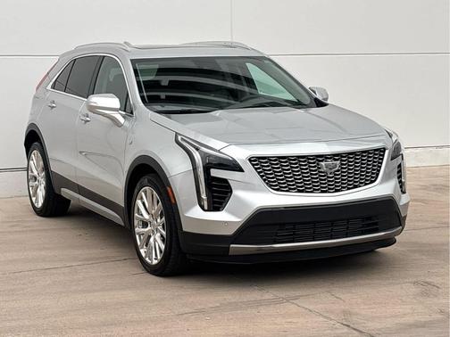 2022 Cadillac XT4 Premium Luxury