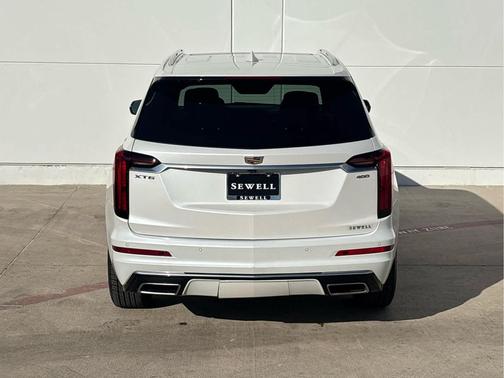 2025 Cadillac XT6 Premium Luxury FWD