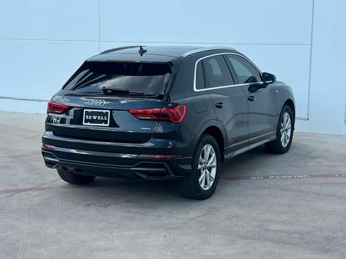 2022 Audi Q3 45 S line Premium