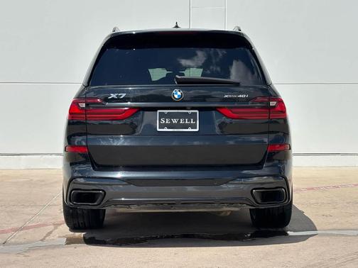 Black Sapphire Metallic 2020 BMW X7 xDrive40i