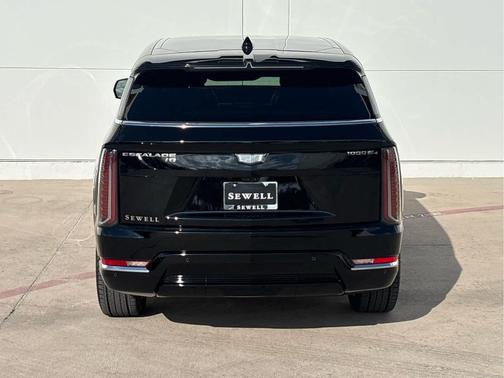 2025 Cadillac Escalade IQ Luxury 2