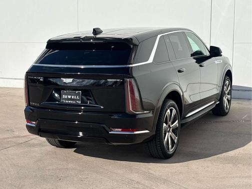 2025 Cadillac Escalade IQ Luxury 2