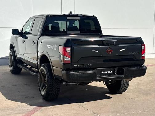 2023 Nissan Titan PRO-4X