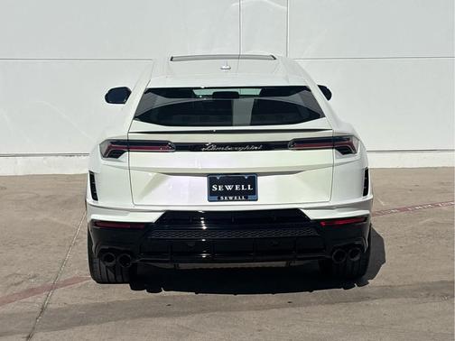 2024 Lamborghini Urus S