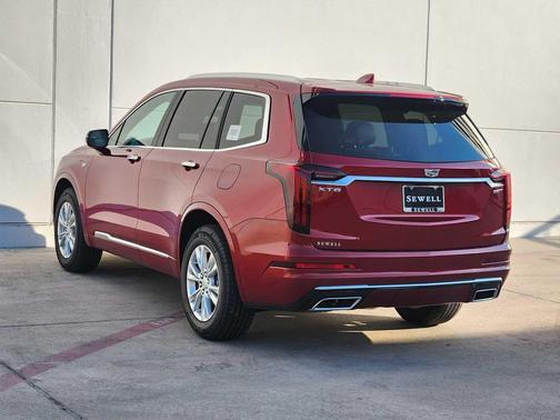 2025 Cadillac XT6 Luxury FWD