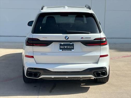 2024 BMW X7 M60i