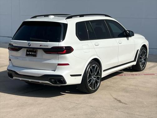 2024 BMW X7 M60i