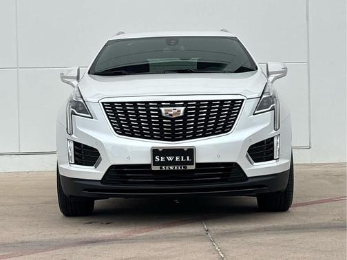 Crystal White Tricoat 2024 Cadillac XT5 Luxury