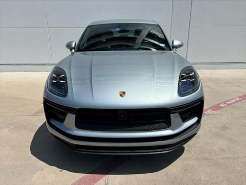 2023 Porsche Macan Base