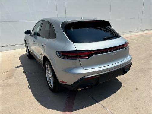2023 Porsche Macan Base