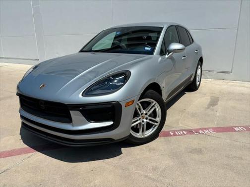 2023 Porsche Macan Base