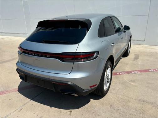 2023 Porsche Macan Base
