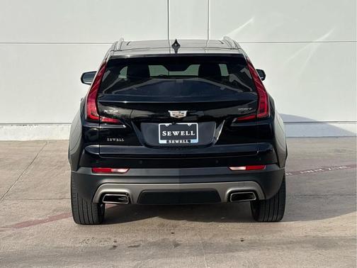 2022 Cadillac XT4 Premium Luxury