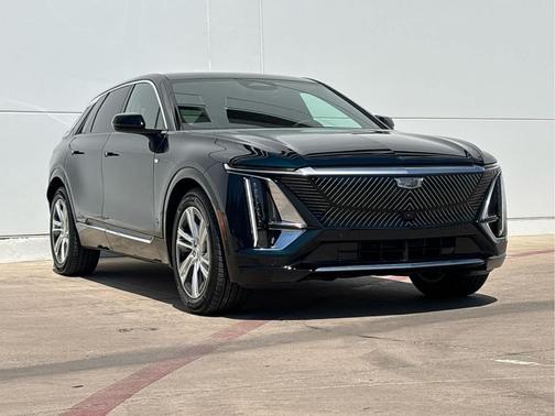 Emerald Lake Metallic 2024 Cadillac LYRIQ Tech