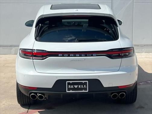 2021 Porsche Macan Base
