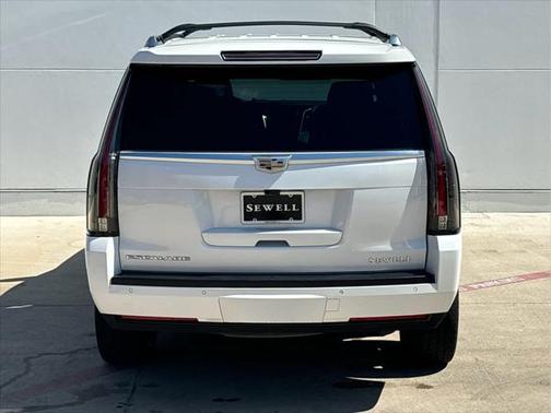 2020 Cadillac Escalade Luxury