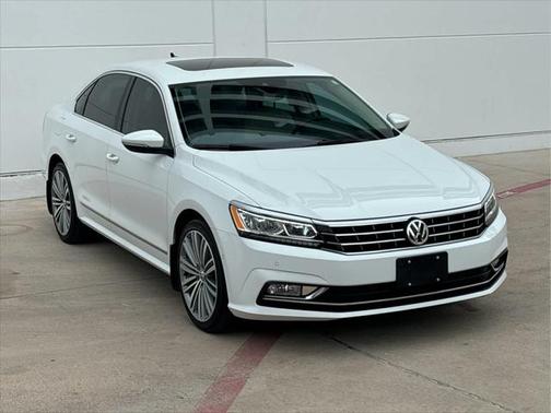 2017 Volkswagen Passat 1.8T SEL Premium