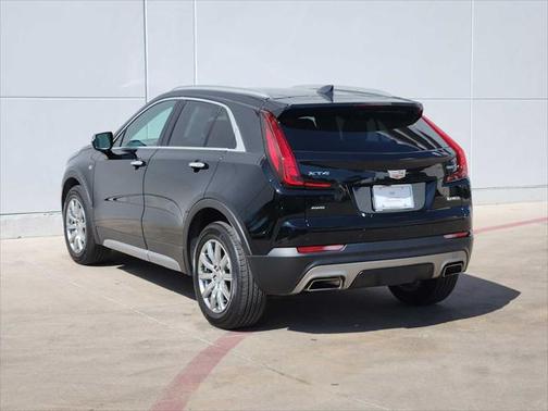 2022 Cadillac XT4 Premium Luxury