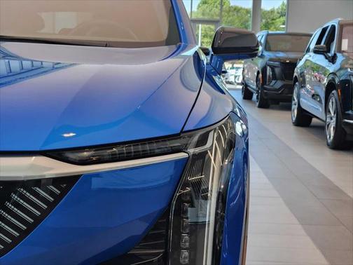 2025 Cadillac OPTIQ Luxury 1 AWD