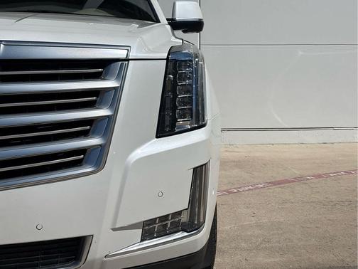 Crystal White Tricoat 2019 Cadillac Escalade ESV Platinum
