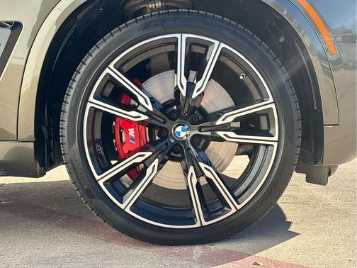 2024 BMW X5 M60i