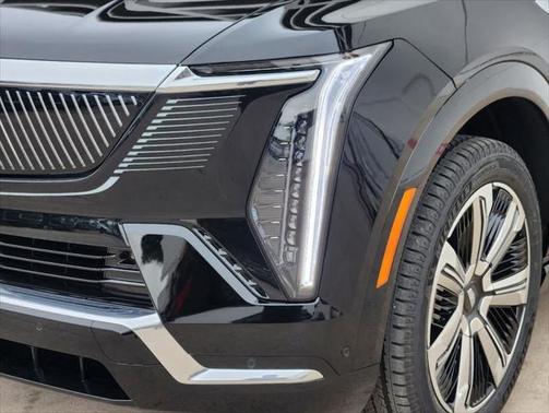 2025 Cadillac Escalade IQ Luxury 2