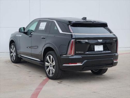 2025 Cadillac Escalade IQ Luxury 2