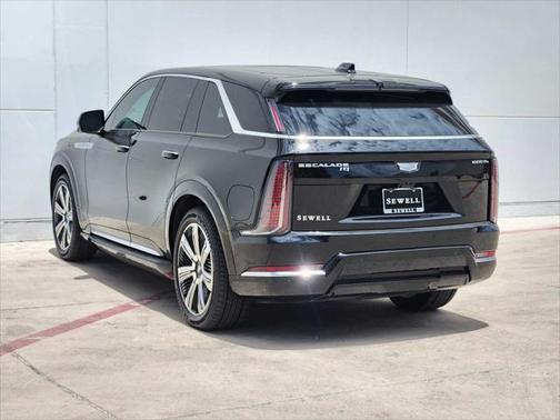 2025 Cadillac Escalade IQ Luxury 2