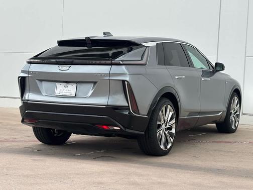 Argent Silver Metallic 2024 Cadillac LYRIQ Luxury