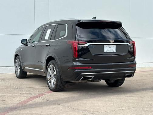 Stellar Black Metallic 2024 Cadillac XT6 Premium Luxury FWD