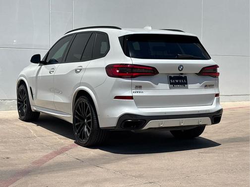 Mineral White Metallic 2022 BMW X5 M50i
