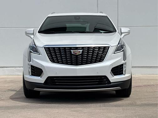 Crystal White Tricoat 2025 Cadillac XT5 Premium Luxury