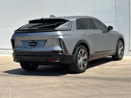 Argent Silver Metallic 2024 Cadillac LYRIQ Luxury