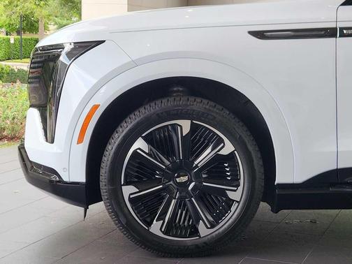 Vibrant White Tricoat 2026 Cadillac Escalade IQ Premium Sport