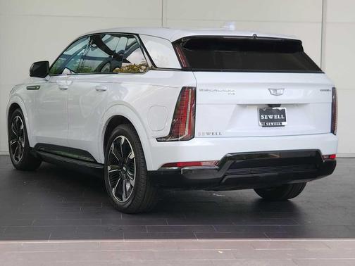 Vibrant White Tricoat 2026 Cadillac Escalade IQ Premium Sport