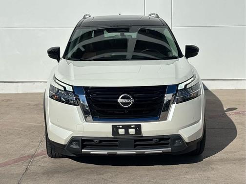 2022 Nissan Pathfinder Platinum 2WD