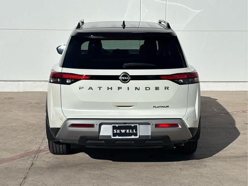 2022 Nissan Pathfinder Platinum 2WD