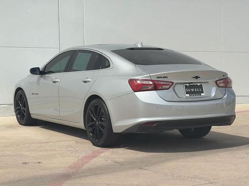 Silver Ice Metallic 2021 Chevrolet Malibu FWD LT