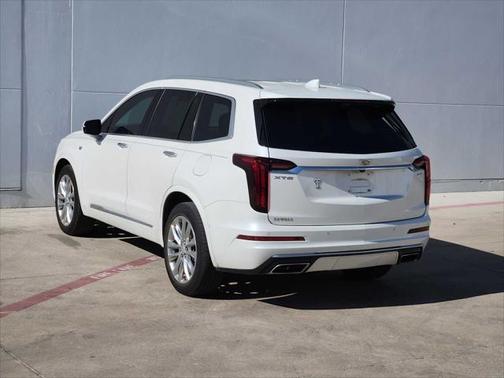 2022 Cadillac XT6 Premium Luxury FWD
