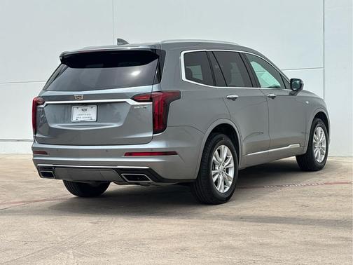 Argent Silver Metallic 2025 Cadillac XT6 Luxury FWD