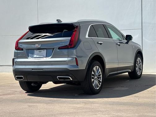 Argent Silver Metallic 2025 Cadillac XT4 Premium Luxury