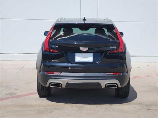 2022 Cadillac XT4 Premium Luxury