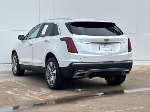 Crystal White Tricoat 2025 Cadillac XT5 Premium Luxury