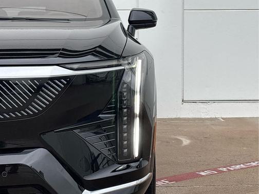 2025 Cadillac OPTIQ Luxury 2 AWD